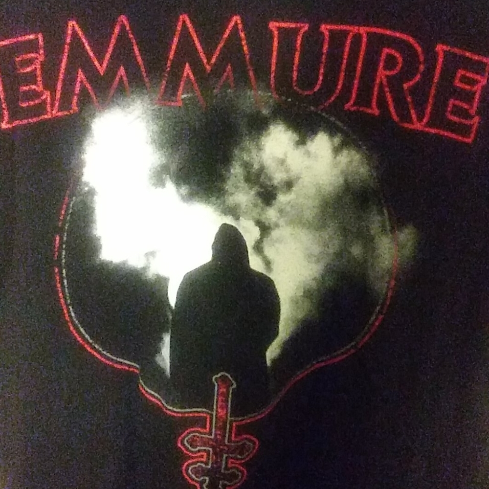 EMMURE HAUNTED SHADOW TSHIRT XL